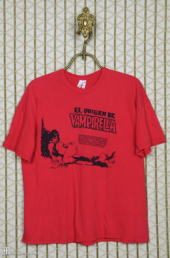Vampirella T-shirt 1980s Vintage Rare 
