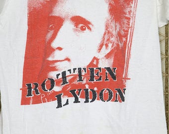 無料クーポン配布 アプリ ジョニー・ロットン、セックス・ピストルズのTシャツ ミュージシャン