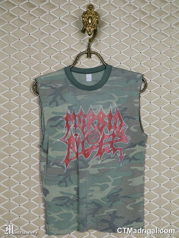 sleeveless camo shirt