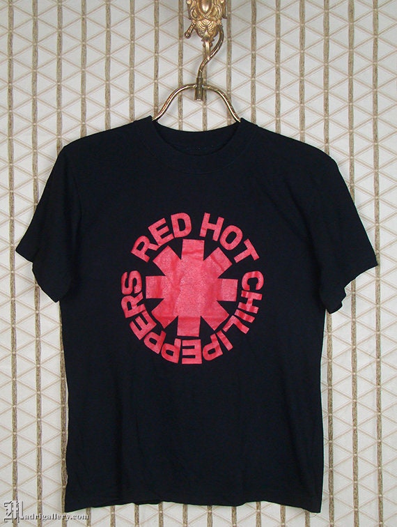 Red Hot Chili Peppers, Iconic RHCP Vintage Rare T-shirt, Soft Thin