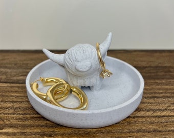 Highland Cow Ring Holder for Adorable Jewelry Organization Cute Ring Display with Farmhouse and Bohemian Flair Farmhouse Jewelry Organizer