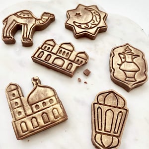 Eid Mubarak Chocolates: Gold Dusted Belgian Milk Chocolate Gift