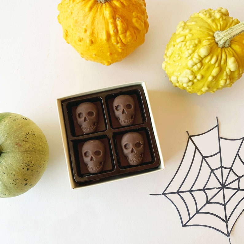 Mini Milk Chocolate Skulls