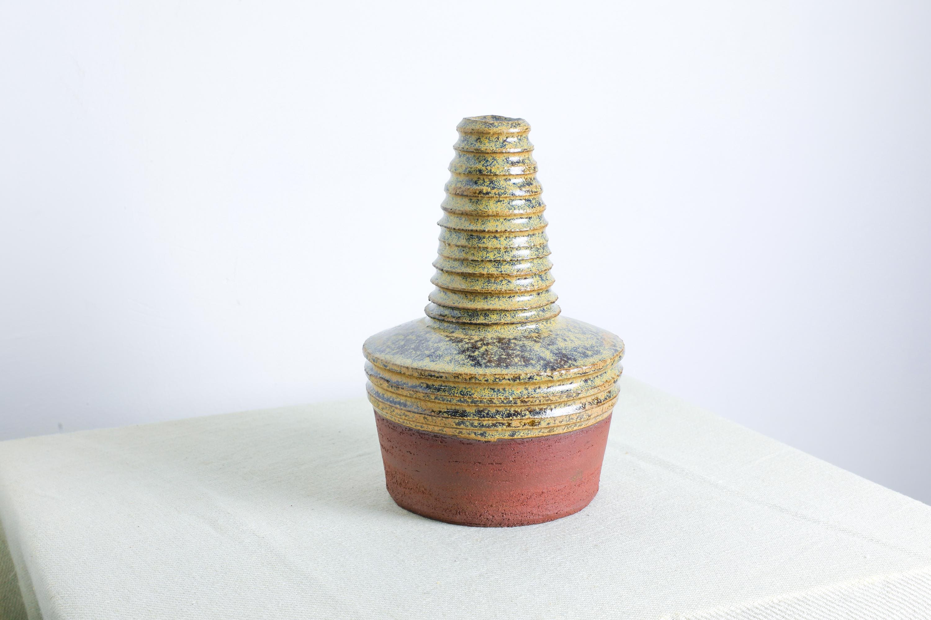 赤と茶色の陶器で作られた手作りの花瓶（23 cm） - Etsy 日本