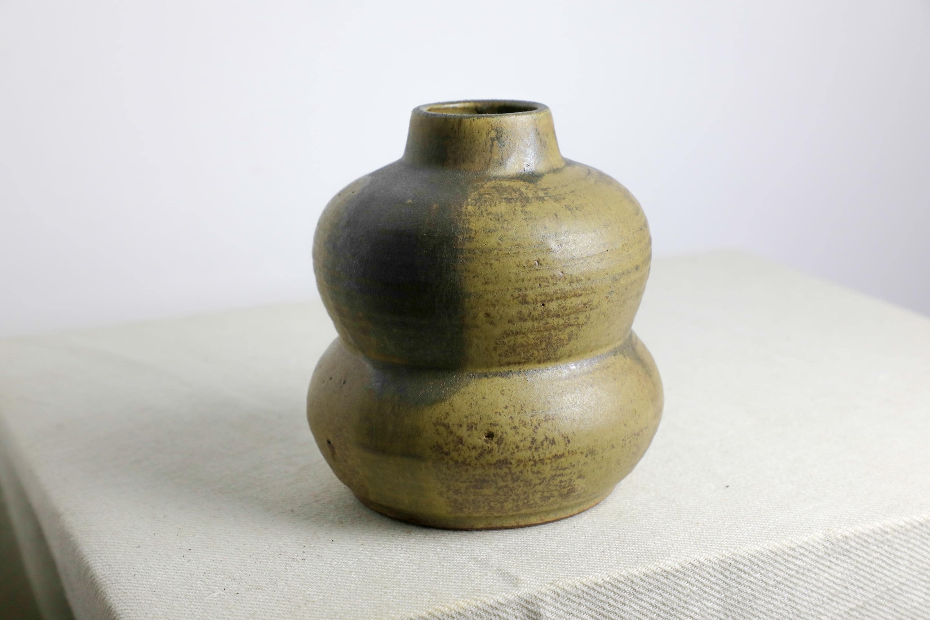 手作り陶器の花瓶 茶色・緑 緑茶色の手作り陶器の花瓶（15.5 cm） - Etsy 日本