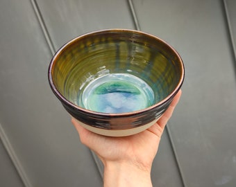 Bol fait main (Ø 17 cm) en céramique vert et brun noir