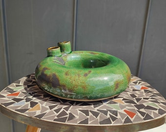 Handgefertigte Donut-Vase (Ø 19 cm) oder Kerzenständer aus Keramik in grün