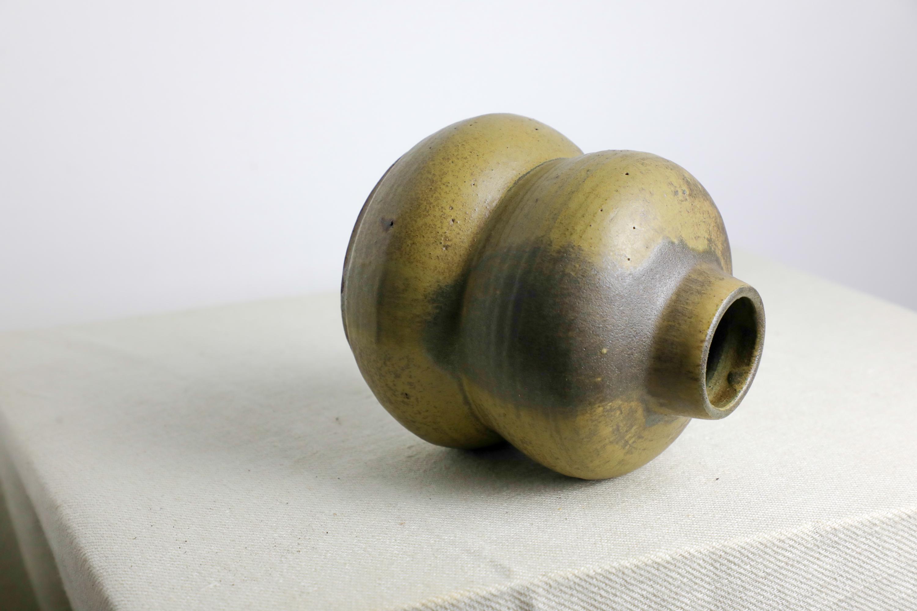 緑茶色の手作り陶器の花瓶（15.5 cm） - Etsy 日本