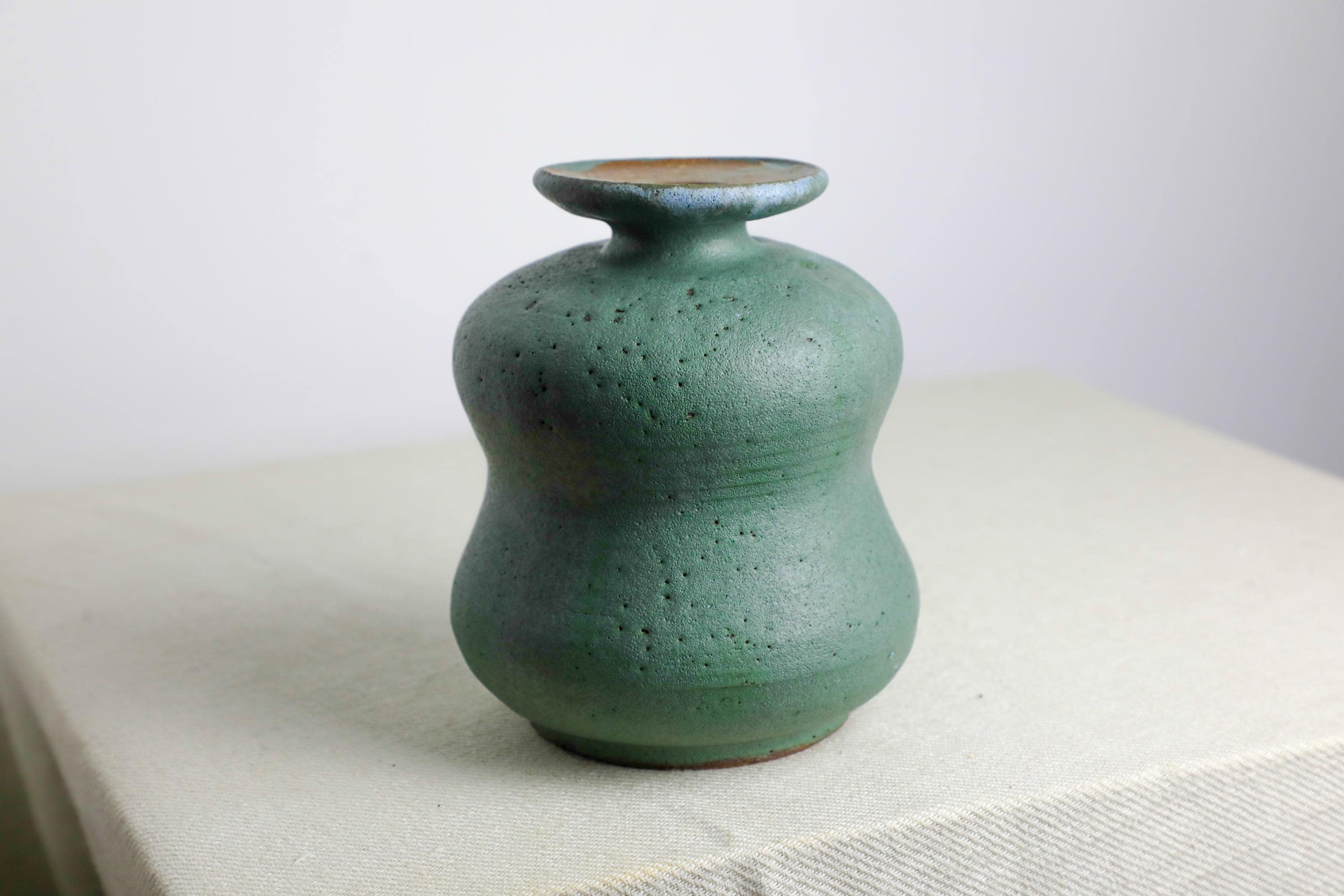 緑色の陶器製花瓶 アンティーク テコ アート 陶器 花瓶 高さ7インチ - Etsy 日本