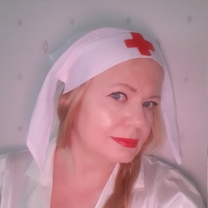 Docteur infirmière stéthoscope bonnet brodé, tricot à revers fait à la main  unisexe Slouchy adulte chapeau d'hiver chapeau cadeau -  France