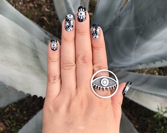 Mystical eye circle ring