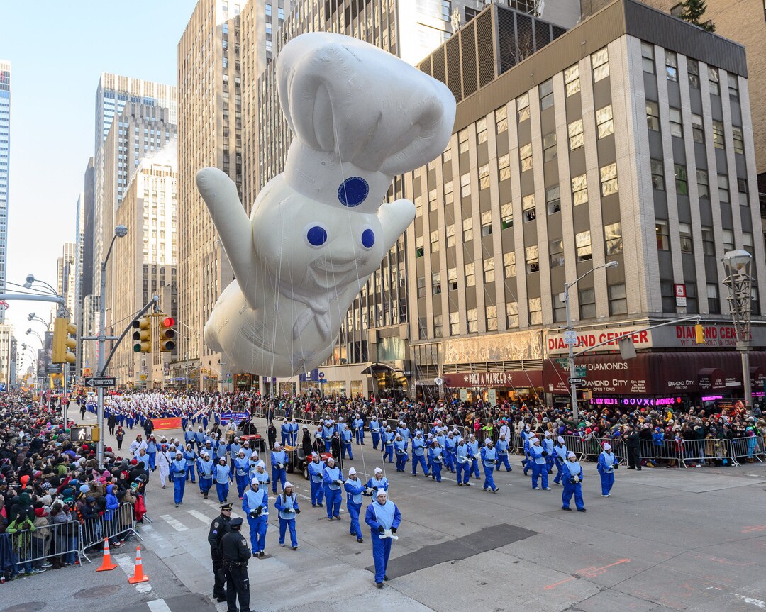 Macys thanksgiving day parade on broadway pillsbury doughboy giant