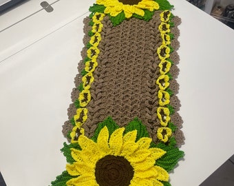 Big sunflowers table runner decor
