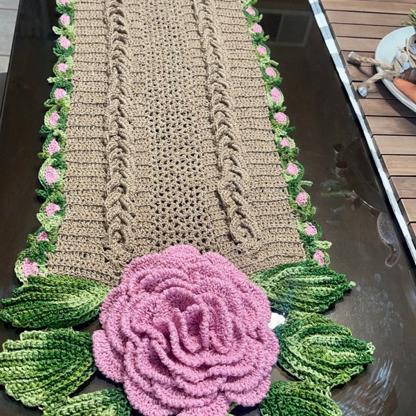 Table runner crochet big roses 3D, crochet table runner big roses , handmade crochet table runner big roses 3D technique.