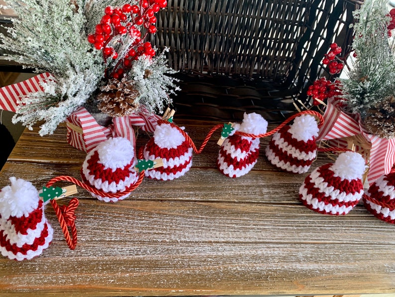 Christmas mini hats garland crochet garland mini hats mini image 1