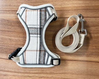 Cat Harness and Leash Set, Escape Proof Pet harness for Walking Outdoor