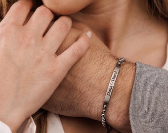 Spersonalizowana grawerowana bransoletka z paskiem, srebrna bransoletka z imieniem dla mężczyzn, prezent rocznicowy dla niego, bransoletka z kubańskim łańcuszkiem dla niego, prezent dla chłopaka