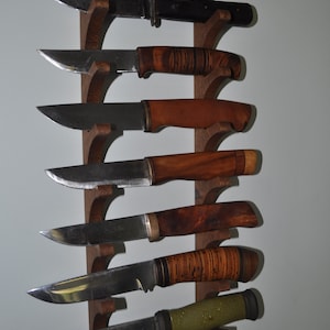 An der Wand montierter 7-Tier-Hartholzständer für Messerhalter