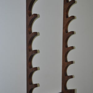 An der Wand befestigter 7-Tier-Hartholzständer für Bowiemesser oder Messer mit Scheidenhalter