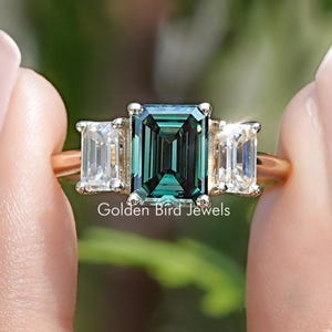 Emerald Moissanite Engagement Ring/ Green Moissanite Bridal Ring/ Three Stone Moissanite Wedding Ring/ Prong Set Moissanite Proposal Ring