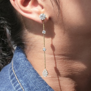 Pendientes colgantes de moissanita, pendientes redondos de compromiso de moissanita, pendientes de boda de moissanita incolora y pendientes de novia con engaste en bisel.