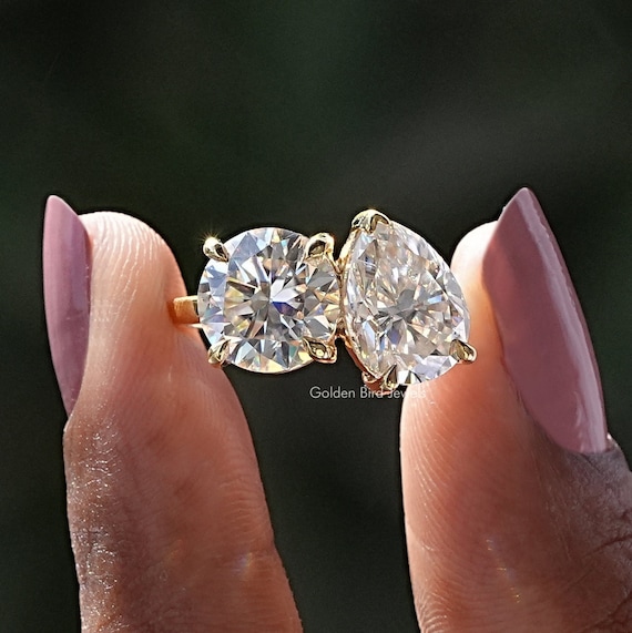 Anillo Moissanite Toi Et Moi de corte redondo y pera Anillo de compromiso de dos piedras Moissanite incoloro Anillo de propuesta Moissanite You Me para ella Etsy Espana