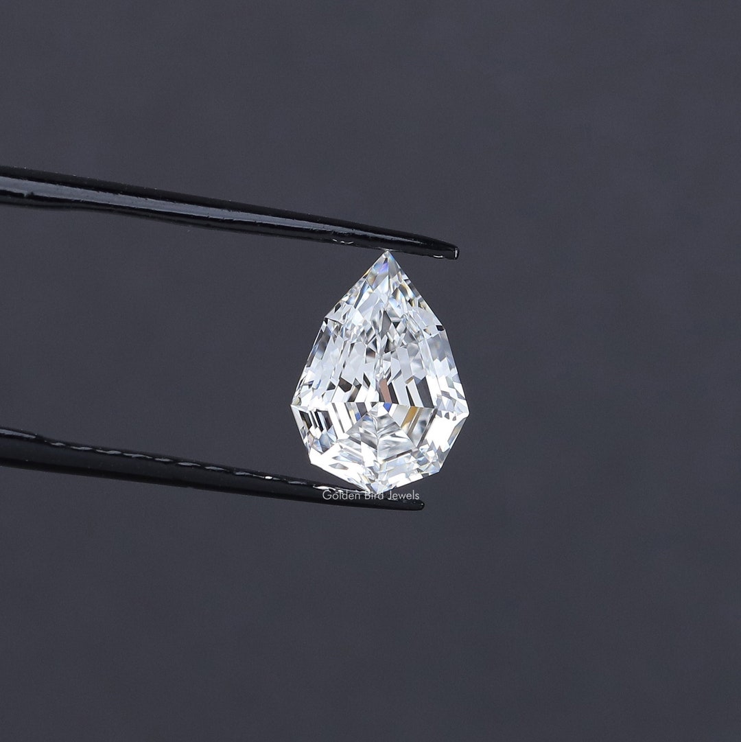 Step Cut Pear Lab Grown Diamond / Old Cut CVD Diamond for Solitaire Pendant / EFVVS Clarity