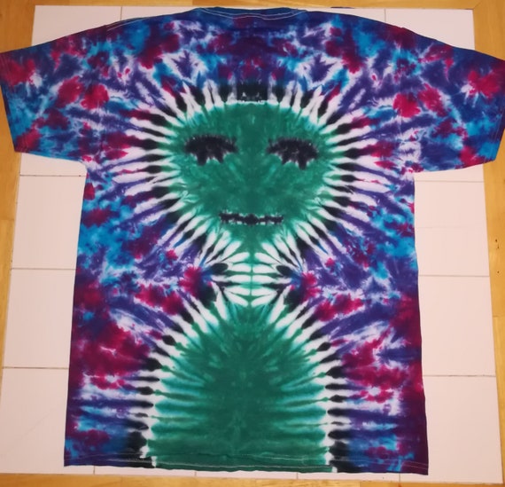 Alien tie cheap dye shirt