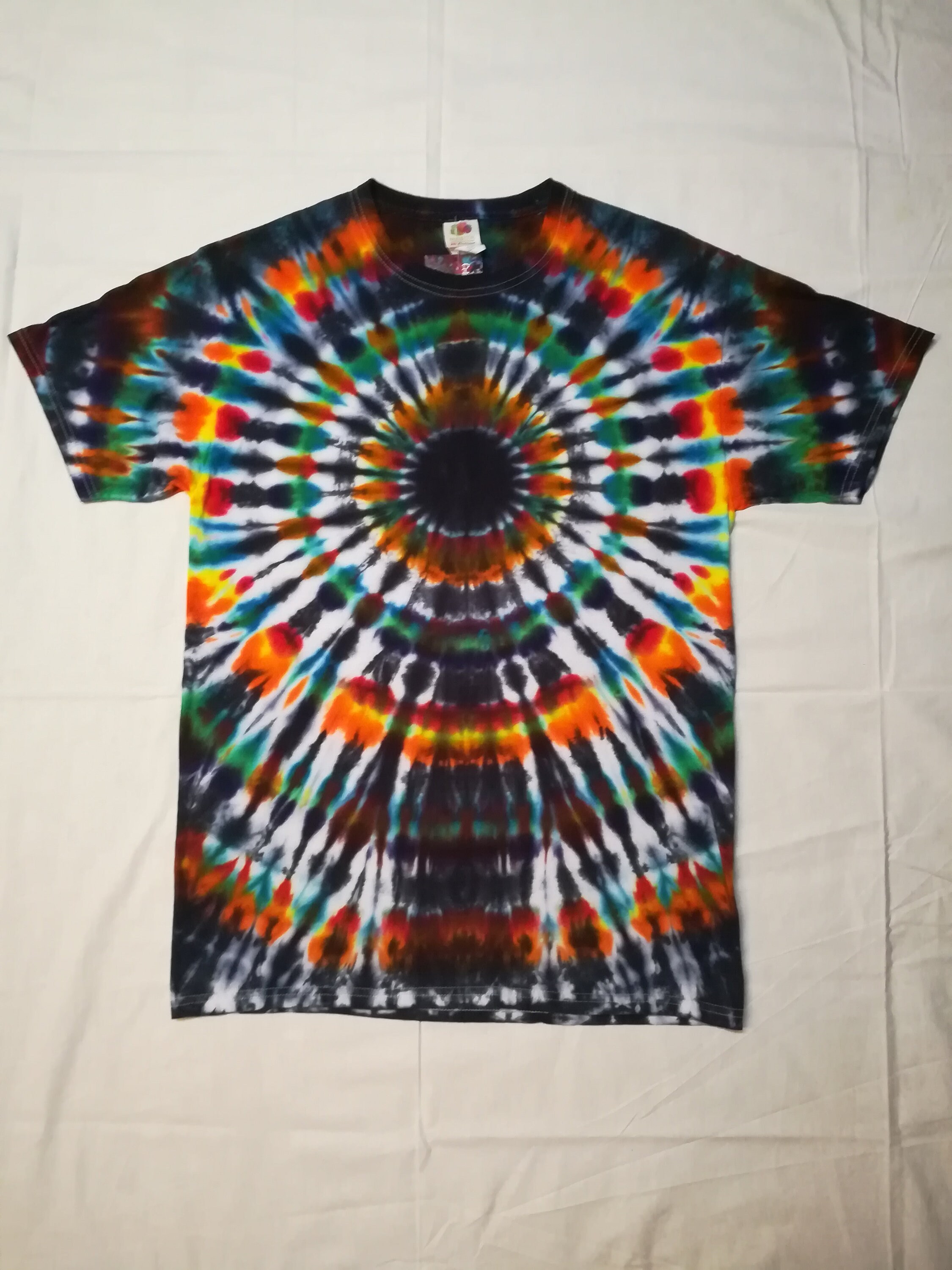 ways to style t shirts
