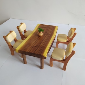 Houten meisjesspeelgoed, meisjesspeelgoed, Barbiehuis, Barbiehuisspeelgoed, huisspel, houten speelgoedstoel, houten speelgoed, speelhuisje, houten cadeau, kindercadeau