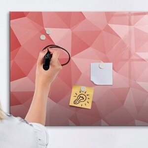 Tablero magnético con diseño de triángulos abstractos, para exhibir fotografías en la pared, tablero de notas rojo, lista de tareas pendientes para la pared, patrón de abstracción, marcador + esponja