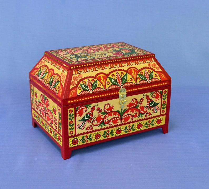 Casket for jewelry,A fabulous box,Box with lockThe trunk of the bride.Painted box,Chest with lid,Chest for storage,Box,A wooden box
