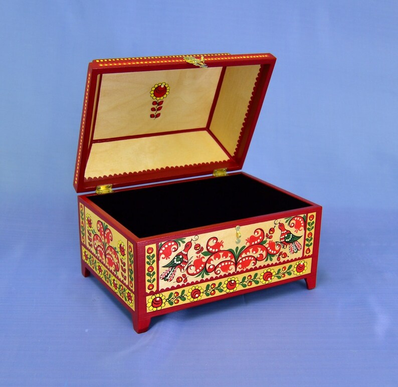 Casket for jewelry,A fabulous box,Box with lockThe trunk of the bride.Painted box,Chest with lid,Chest for storage,Box,A wooden box