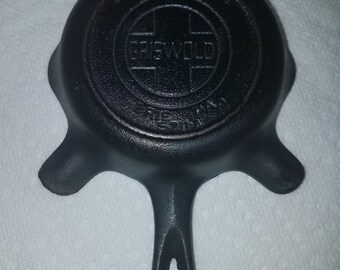 Griswold 570a cast iron ashtray