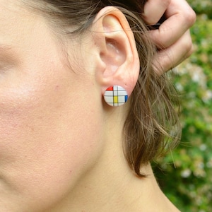 Piet Mondrian chip earrings with push closure. Minimalist brass and resin artist earrings.