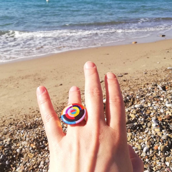 Bague Sonia Delaunay, bague disque multicolore, bague contemporaine, bague de créateur, bijou Delaunay, bague multicolore, bague d'artiste