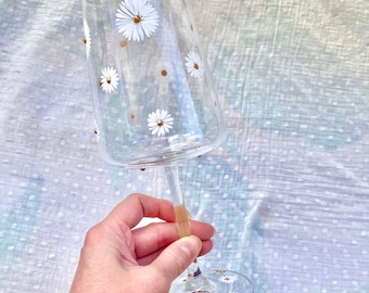 Copa de vino francesa pintada a mano margaritas – copa floral elegante – 41 cl – regalo para mujer – colección Champêtre & Chic