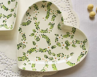 2 Assiettes porcelaine peintes à la main - pièces uniques - motif jasmin étoilé - cadeau Saint Valentin - cadeau mariage - fillançailles