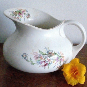 Vintage bath jug Bath jug Bath pitcher Gift Bathroom Vintage decor Romantic