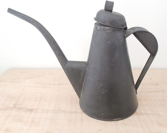 Vintage Metall Ölkanne Industrieölkanne für Motoren Sammlung alte französische Werkzeuge Werkzeuge und Ausrüstung Geschenk