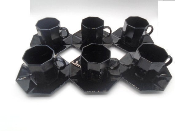 6 oder 4 vintage schwarze Arcoroc Octime Tassen mit Untertassen Kaffeeset Teeset Geschenk Geschirr 80er 80er Jahre Geschirr