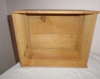 French vintage wooden wine crate 6 bottles industrial planter Niort cellar shelf decoration