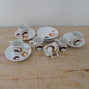 Tea coffee set 6 cups and 6 dishes 1970s Gift le Lourioux Berry French dishes French porcelain Pop art