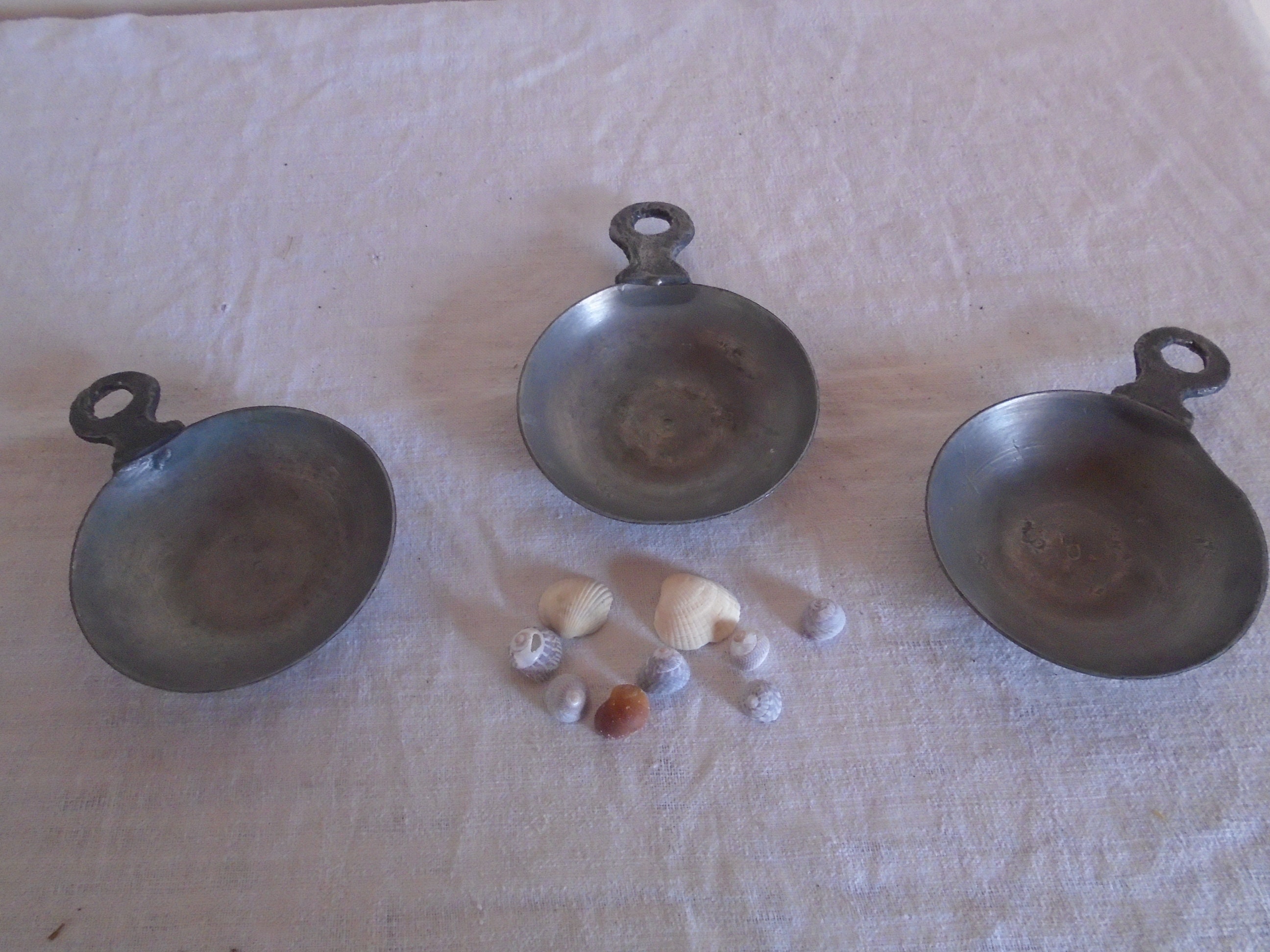 Coupelle Étain Tastevin Vide Poche Plat Apéritif Cendrier Viel Jg Couronne Royale Etain Fait Main Ti