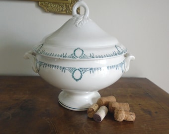 Vintage soup tureen St Amand Old tableware France Green / blue transferware and white soup tureen Gift Tableware Chic table Vegetable