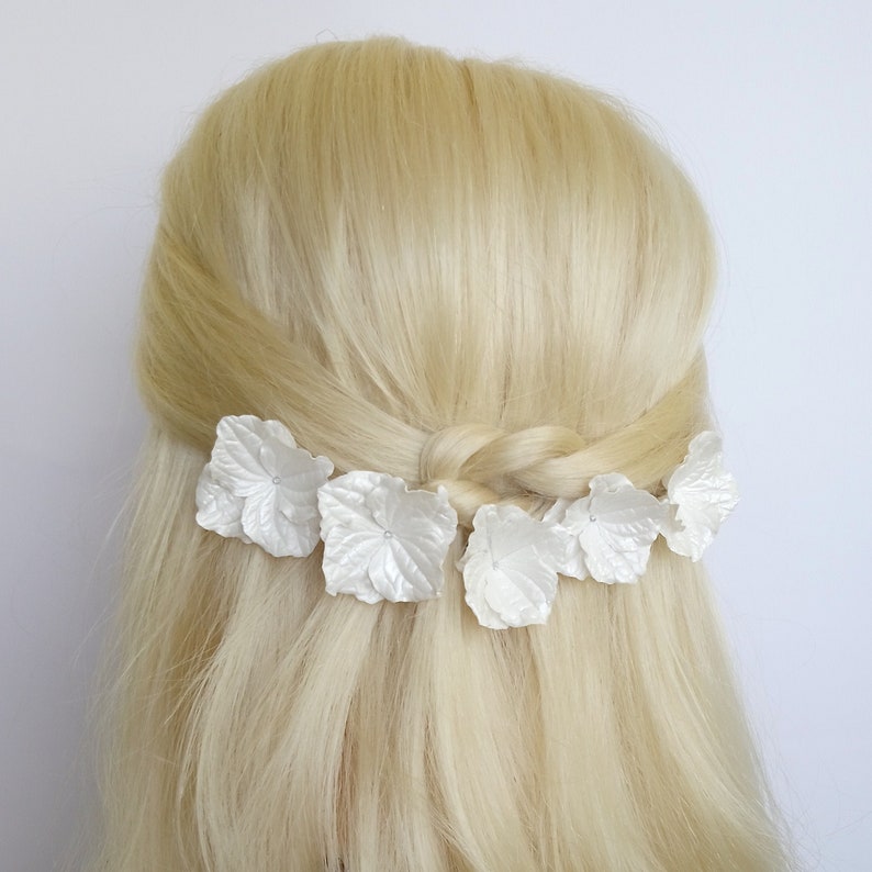 white flower bobby pins