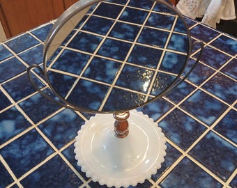 Antyczne lustro obrotowe z mlecznego szkła z gwoździami i lupą