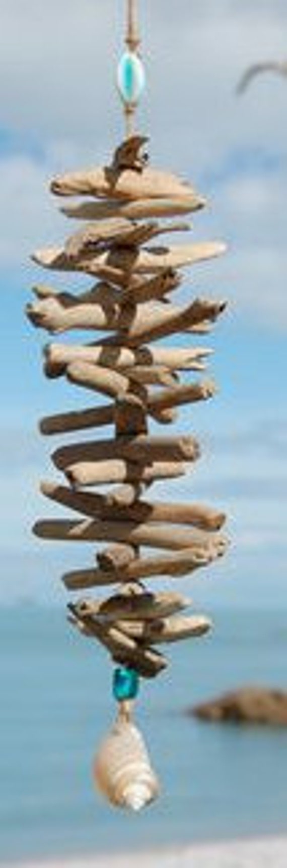 Suspension Décorative en Bois Flotté et Coquillages