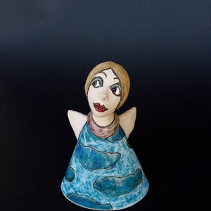 Rzeźba anioła, Rzeźba ręcznie robiona, Rzeźba ceramiczna, Rzeźba nowoczesna, Rzeźba artystyczna, Ceramika ręcznie robiona, Prezent z ceramiki, Dzieło sztuki ceramicznej