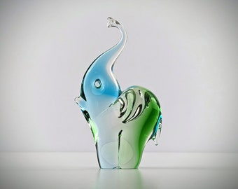 Figurine sculpture d'éléphant vintage en verre bleu, vert et transparent, verre d'art canadien des années 1970